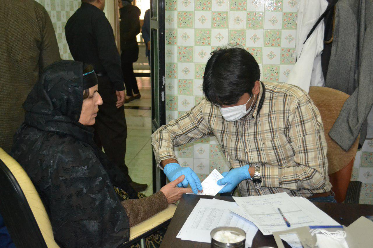 آغاز نمونه گیری از خانواده‌های مسافران سقوط هواپیمای تهران - یاسوج (+عکس)