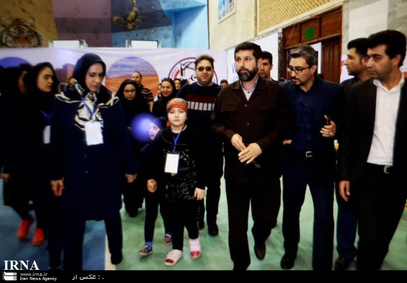 راه یافتن بانوان به سالن برگزاری مسابقات وزنه برداری در اهواز