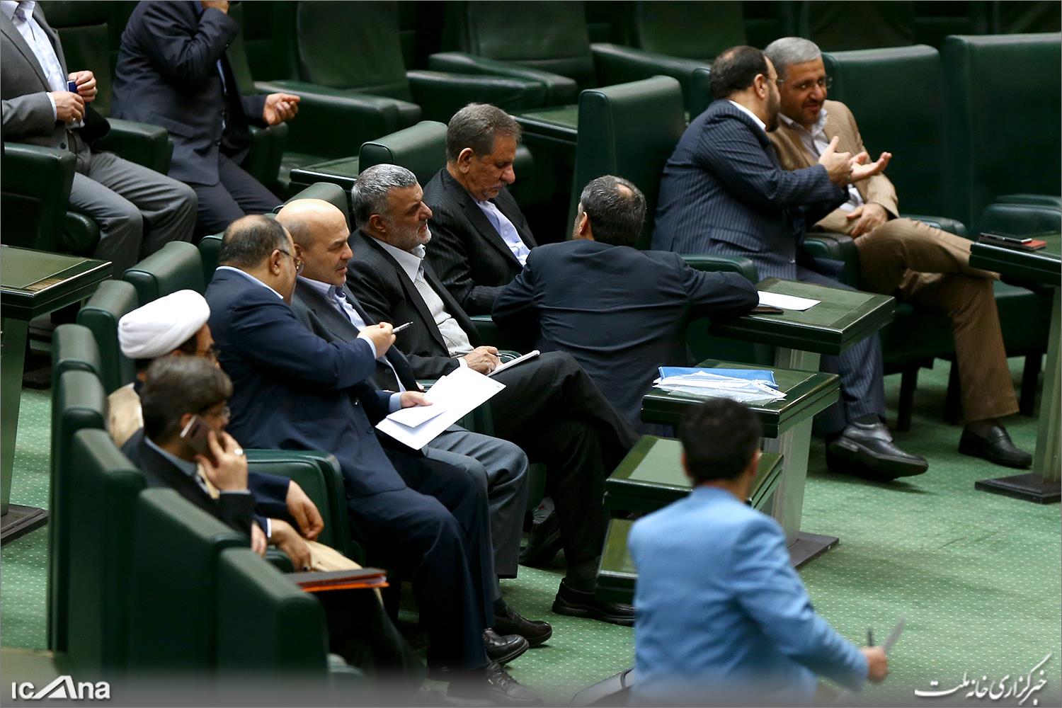 حجتی وزیر کشاورزی باقی ماند حجتی وزیر کشاورزی باقی ماند