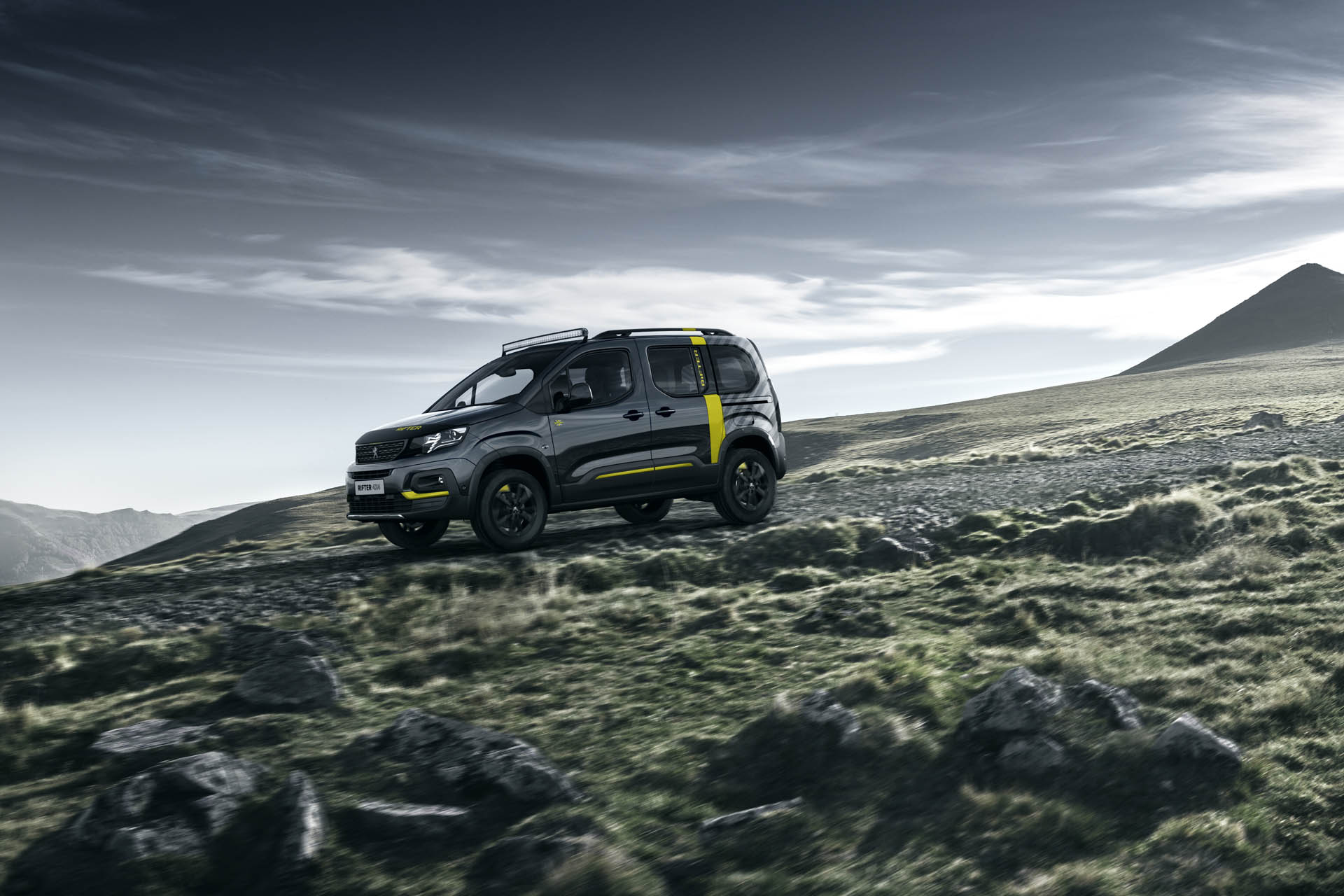 ون مفهومی ریفتر پژو با قابلیت حرکت آفرودی ون مفهومی ریفتر پژو با قابلیت حرکت آفرودی