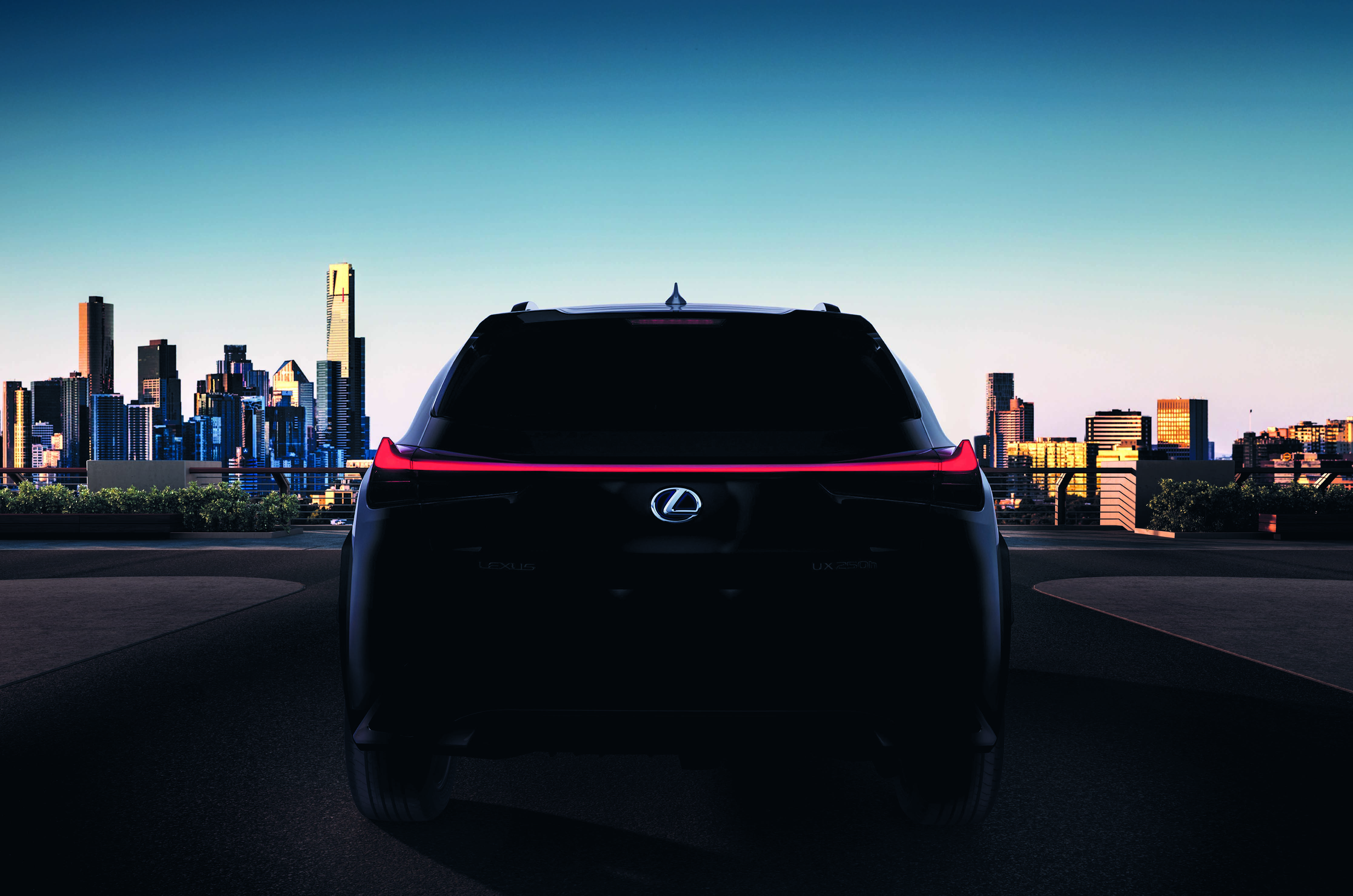 انتشار اولین تصاویر از نسخه تولیدی ux / این خودرو را تمام و کمال در ژنو خواهید دید