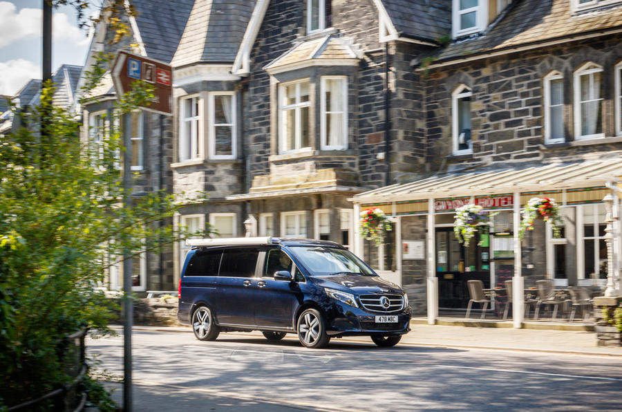 خانهای مجلل درون بنز مارکوپلو خانهای مجلل درون بنز مارکوپلو