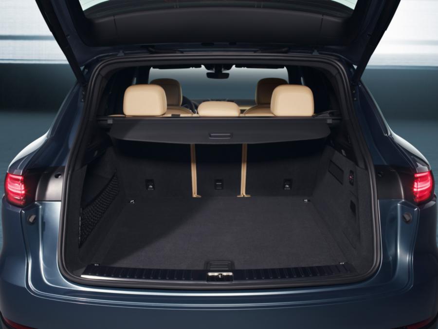 لو رفتن سوپرایز بزرگ پورشه با انتشار تصاویر کاین 2018 لو رفتن سوپرایز بزرگ پورشه با انتشار تصاویر کاین 2018