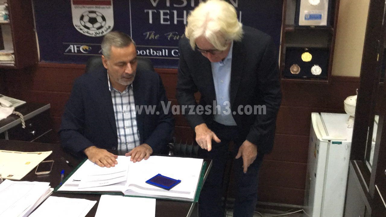 ثبت قرارداد شفر با استقلال (+عکس)