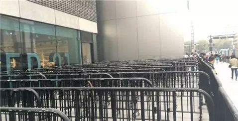 استقبال کم چینی ها از خرید آیفون 8 (+عکس)