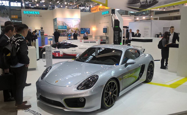 رونمایی از کایمن e-volution، اولین پورشه تمامبرقی (+عکس) رونمایی از کایمن e-volution، اولین پورشه تمامبرقی (+عکس)