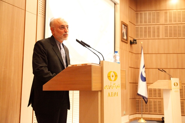 ستایش مدیران پیش از انقلابِ انرژی اتمی در سخنان صالحی