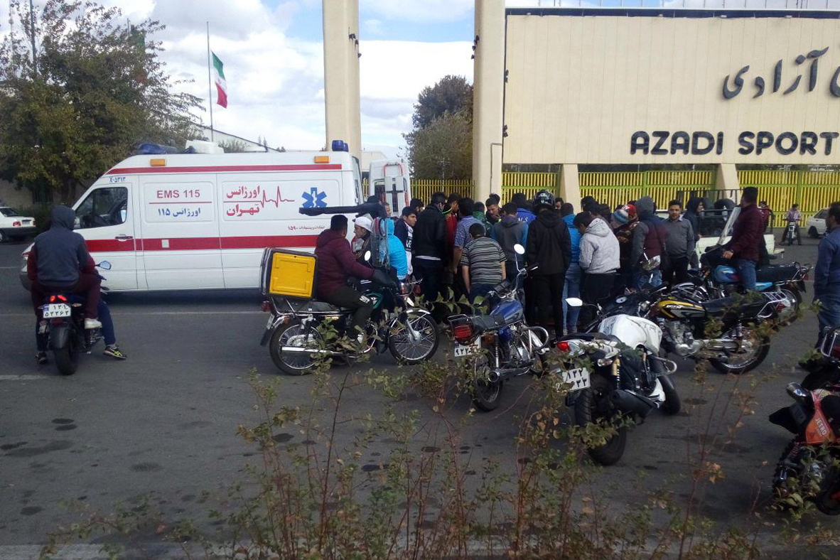 نیشخند آزادی به پیست مرگ نیشخند آزادی به پیست مرگ