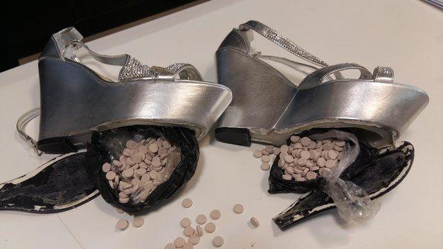 کشف ترامادول در کفش زنانه کشف ترامادول در کفش زنانه