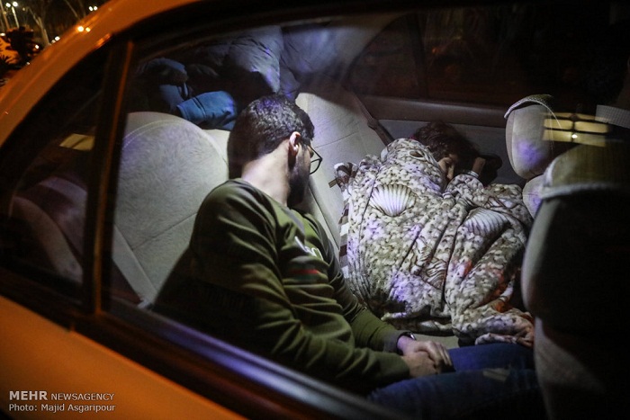 چرا شب را بیرون از خانه ماندیم و هوای آلوده تنفس کردیم؟/ بی دخالت آمریکا و اسرائیل، می ترسیم و خفه می شویم/ «هوا» و «بنا»، معدل عملکرد ملی یک کشور است