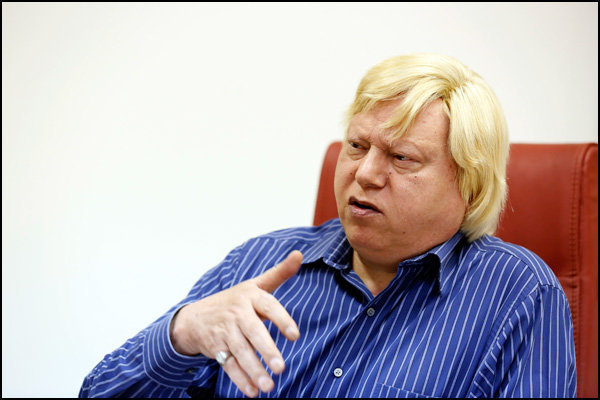 ناگفتههای دبیر اسبق از جشنوارهی فیلم فجر زیر بمباران ناگفتههای دبیر اسبق از جشنوارهی فیلم فجر زیر بمباران