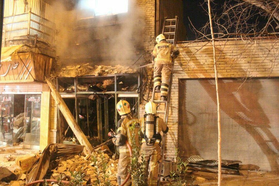 انفجار قلیان سرا در خیابان ولیعصر (+ عکس)