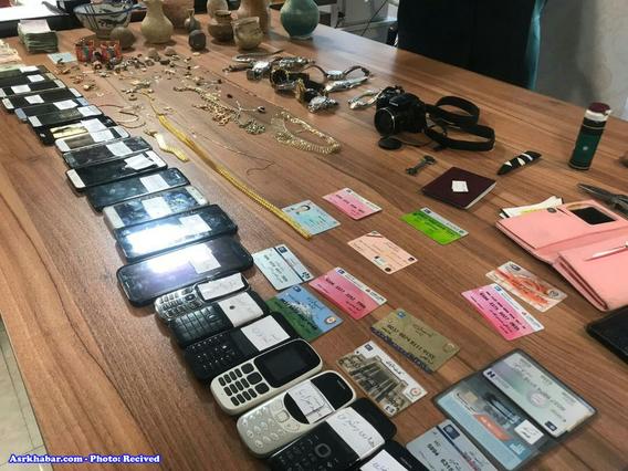 دستگیری اعضای باند سارقین منازل شمال شهر تهران (+عکس) دستگیری اعضای باند سارقین منازل شمال شهر تهران (+عکس)