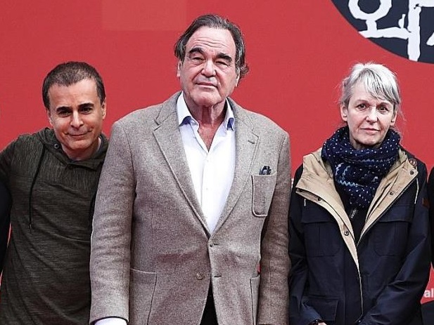 جشنواره جهانی فیلم فجر: الیور استون را خودمان آوردیم نه بهمن قبادی