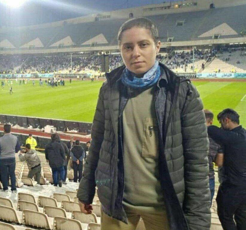 دختری که نظاره‌گر بازی استقلال پیکان بود (عکس)