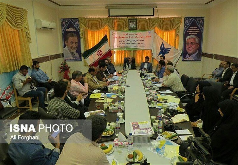 دانشگاه آزاد: مدیر «متملق» برکنار شد (+ عکس)