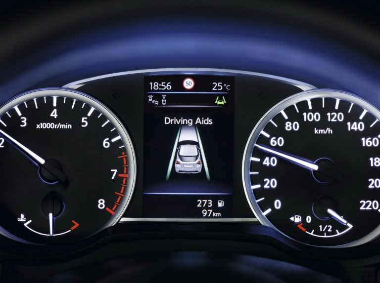 غوغای فناوری در کابین نیسان میکرا غوغای فناوری در کابین نیسان میکرا