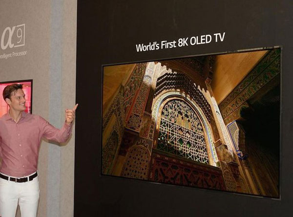 رونمایی از نخستین تلویزیون اولد 8K در جهان (+عکس)