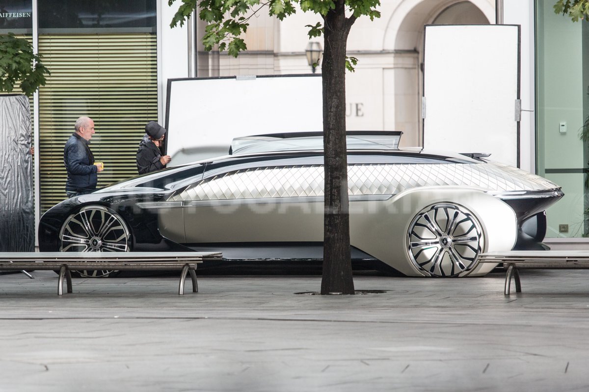 مدل مفهومی عجیب رنو زیر پوششهای استتاری مدل مفهومی عجیب رنو زیر پوششهای استتاری