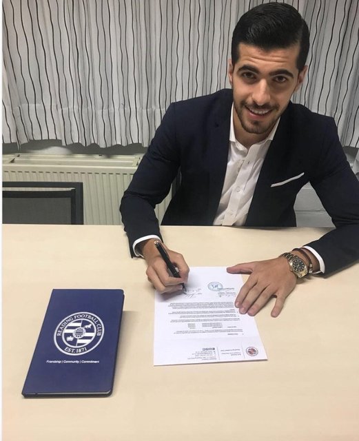 عزتاللهی به ردینگ انگلیس پیوست عزتاللهی به ردینگ انگلیس پیوست