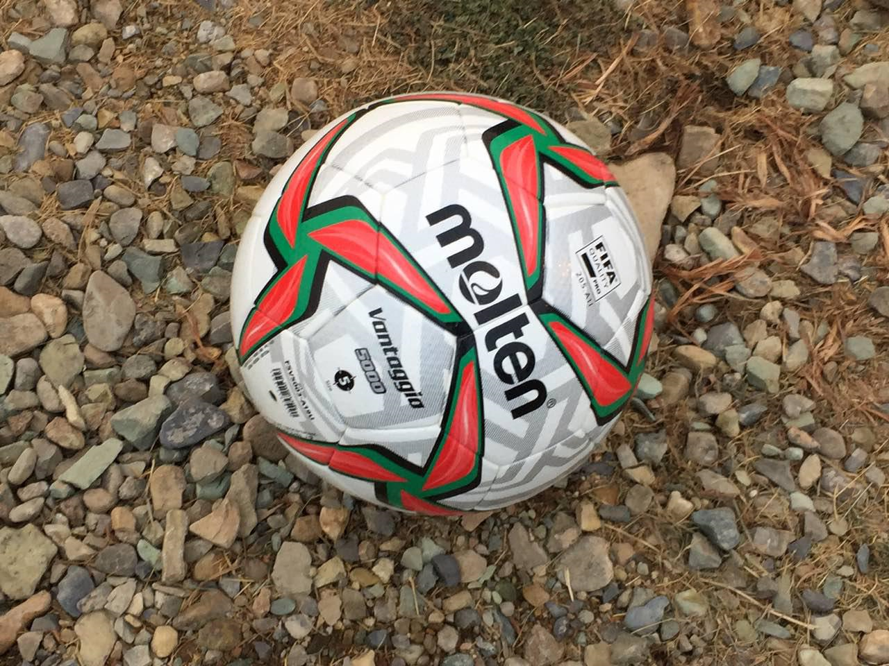 رونمایی از توپ جام ملت‌های آسیا در تمرین تیم ملی (+عکس)