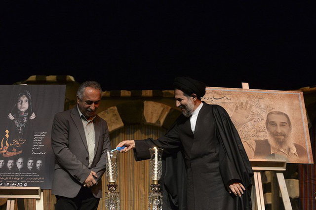 امام جمعه موقت تهران چراغ یک تئاتر را روشن کرد امام جمعه موقت تهران چراغ یک تئاتر را روشن کرد