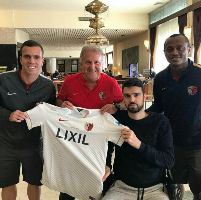 عیادت برزیلی‌های کاشیما از پادوانی (+عکس)