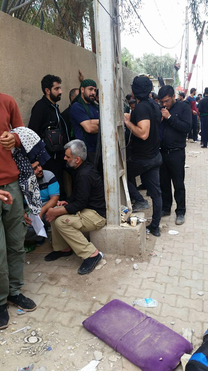 سردرگمی زائران برای تبدیل ارز در نجف (+عکس)