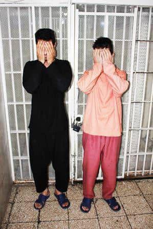 پلیس : دستگیری سارقان مسلح که طعمه های خود را از سایت معروف خرید و فروش انتخاب می کردند (+عکس)