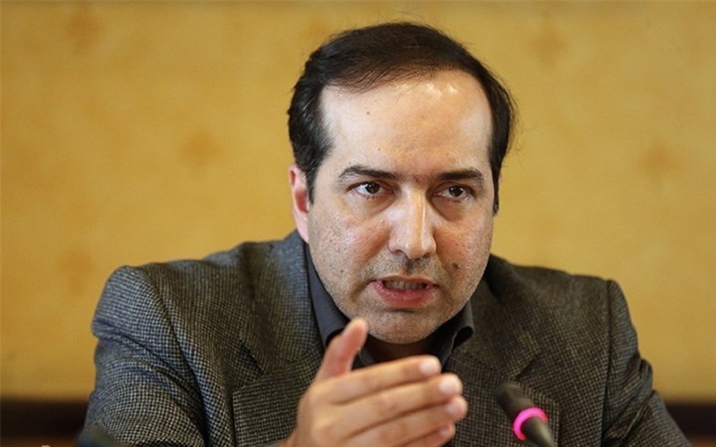 رضاکیانیان : آقایان محترم وزیر ارشاد و سرپرست سازمان سینمایی کشور، منتظر پاسخ‌تان هستم.