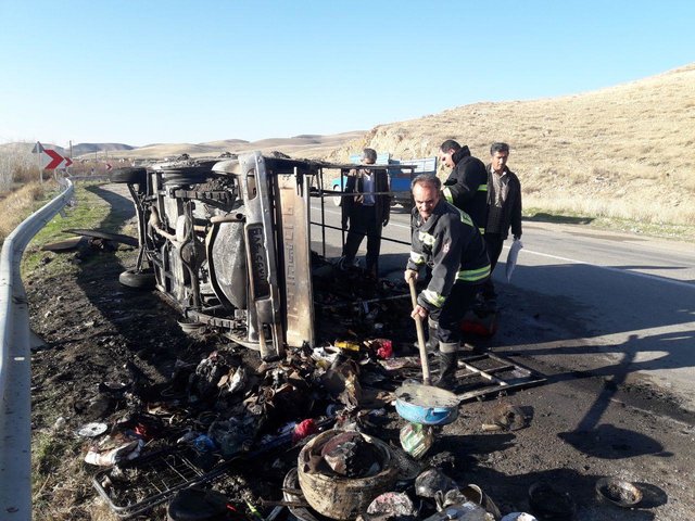 وانت دست فروش در آتش سوخت (+عکس)