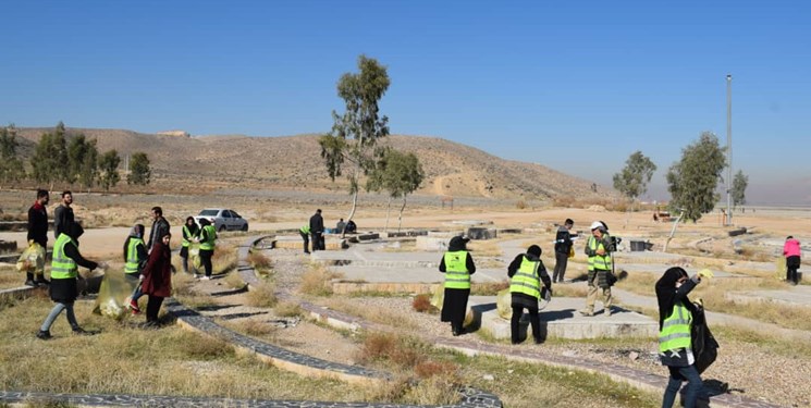 جمع‌آوری زباله‌های تجزیه‌ناپذیر از دریاچه مهارلو