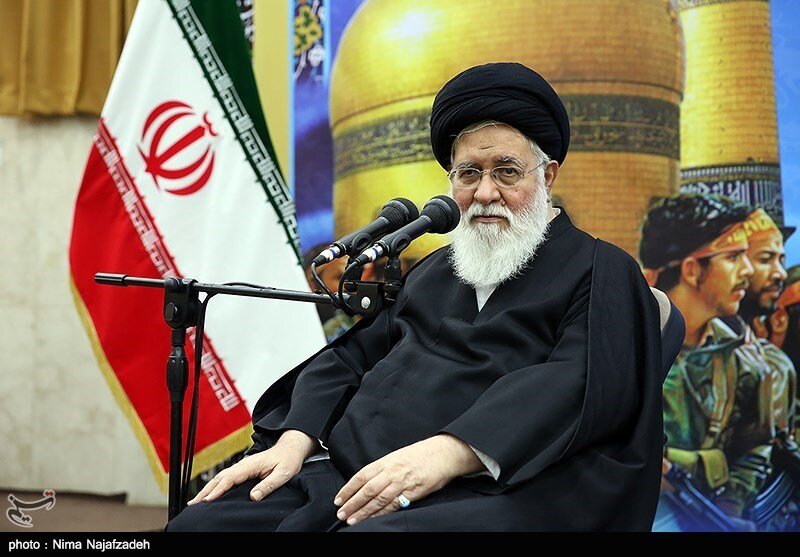 علم‌الهدی: آنها که روی پرچم آمریکا رد نشدند ستون پنجم هستند/ اگر سفیر انگلیس دست نیروهای حاج قاسم می‌افتاد تکه بزرگش، گوشش بود