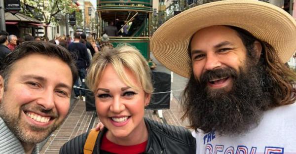 شغل عجیب به انسان‌ها و سگ‌ها