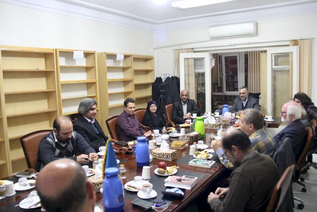 سنگاندازی و هجمه تحریم در جشنواره شعر فجر سنگاندازی و هجمه تحریم در جشنواره شعر فجر