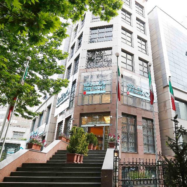 چراغ دی سبز می شود چراغ دی سبز می شود