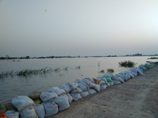 اعزام ماشین‌آلات سنگین شرکت نفت و گاز آغاجاری به شادگان