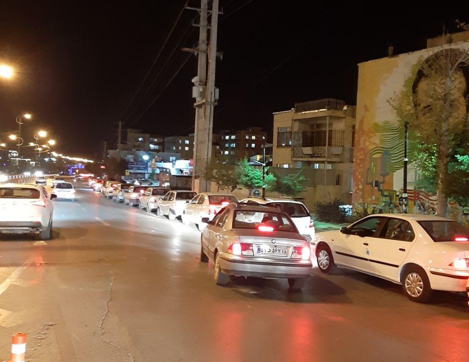 چرا با وجود تکذیب دولت برای گران شدن بنزین، باز هم صف های طولانی تا آخر شب برقرار بود؟