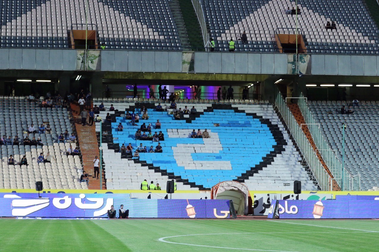 حواشی دیدار استقلال - سپیدرود/ خداحافظی خسرو حیدری و شعار علیه وزارت ورزش