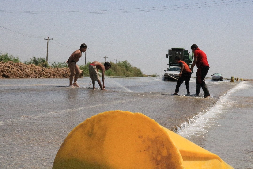 فاتحانِ خشمگین آب‌های گِل‌آلود