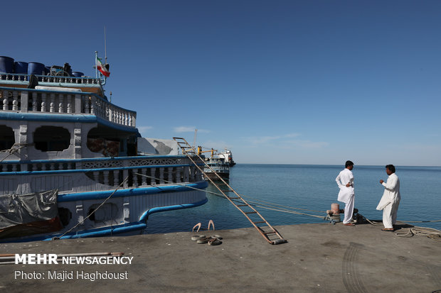 ترانزیت میوه و خشکبار افغانستان به هند از طریق بندر چابهار ترانزیت میوه و خشکبار افغانستان به هند از طریق بندر چابهار