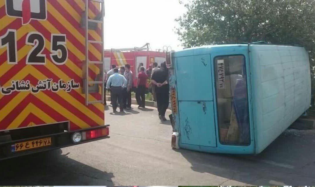 18 مصدوم واژگونی مینیبوس در مازندران 18 مصدوم واژگونی مینیبوس در مازندران