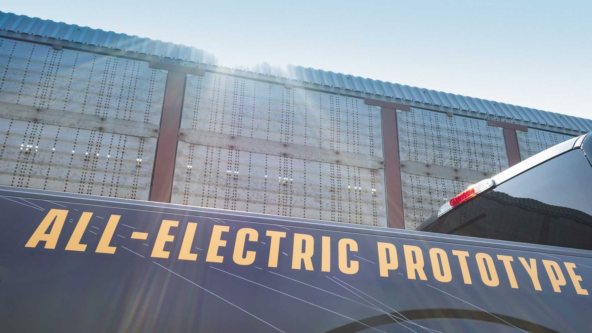 بکسل 450 تن با یک فورد الکتریکی بکسل 450 تن با یک فورد الکتریکی