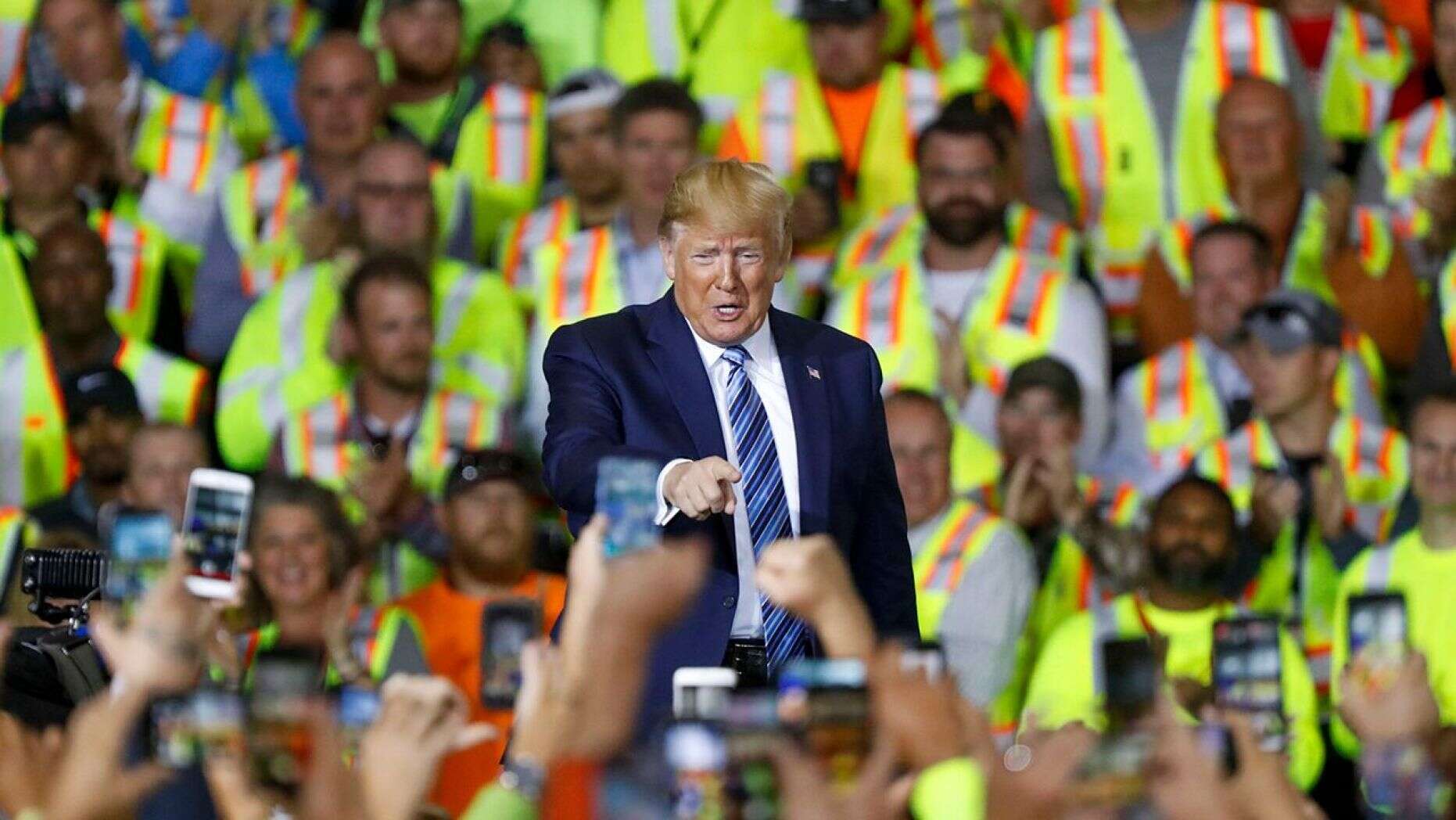 در سخنرانی ترامپ شرکت کنید یا از حقوق خود صرف نظر کنید در سخنرانی ترامپ شرکت کنید یا از حقوق خود صرف نظر کنید