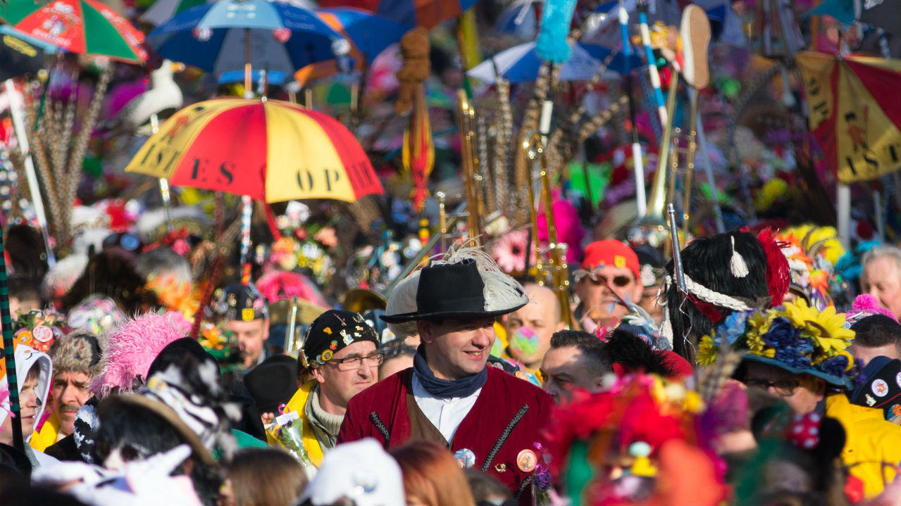 از دانکرک تا پاریس/ اتوبوس‌های رایگان به قلب پایتخت فرانسه می‌رسد