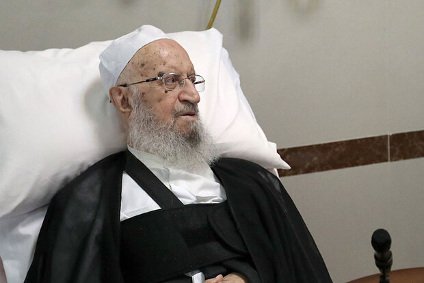 آیت الله مکارم شیرازی از بیمارستان مرخص شد