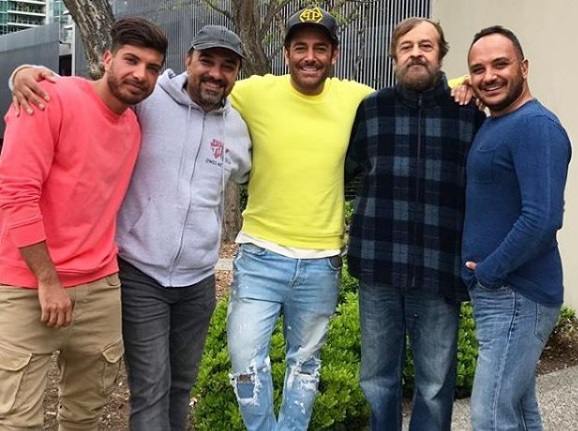 حمایت احسان کرمی از گلزار: کاش سکوت میکردید/ او میلیاردها سرمایه برای تلویزیون جذب کرد حمایت احسان کرمی از گلزار: کاش سکوت میکردید/ او میلیاردها سرمایه برای تلویزیون جذب کرد