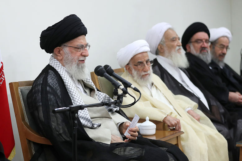 مقام معظم رهبری: اروپایی‌ها مذاکره می‌کنند، تماس می‌گیرند، وعده می‌دهند پوچ، همه‌اش پوچ