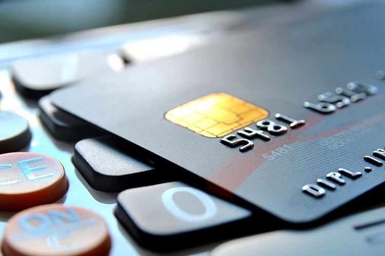 کارتهای بانکی چگونه تولید میشوند؟ کارتهای بانکی چگونه تولید میشوند؟