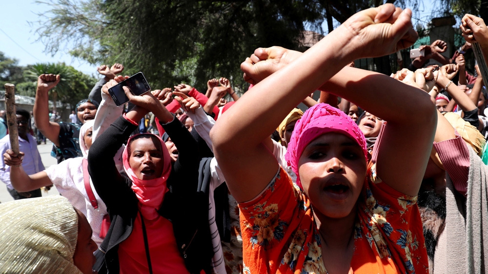 اتیوپی: تبدیل تظاهرات ضد دولتی به خشونت قومی(+عکس)/ 67 کشته